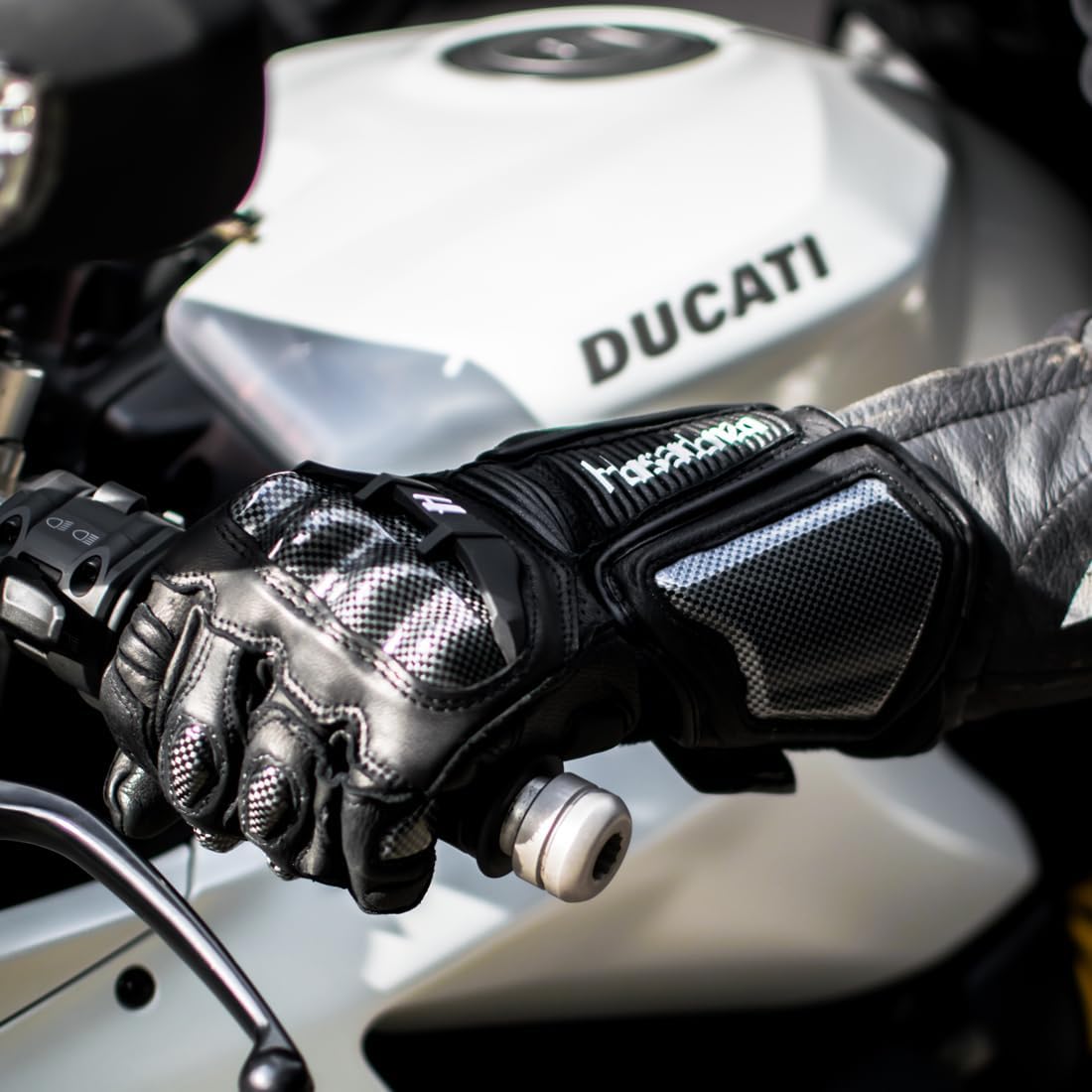 Harssidanzar Leather Motorcycle Gloves for Men and Women,Powersports Carbon Fiber Knuckle Protection Motorbike Gloves KM045