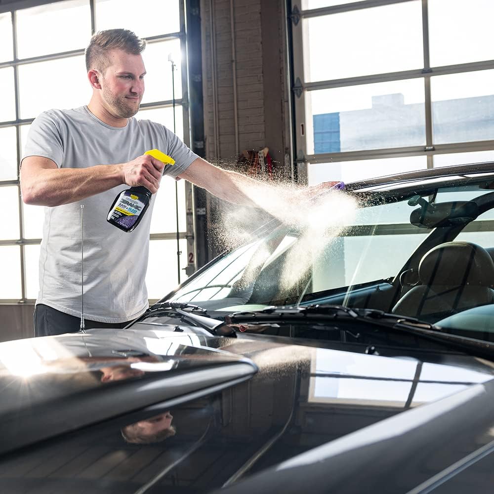 Invisible Glass 92183 Hybrid Ceramic Rain Repellent and Glass Cleaner Cleans and Protects Car Windows and Windshields with Long-Lasting Water-Repellent Si02 Technology, 16 Fl Oz, Pack of 1